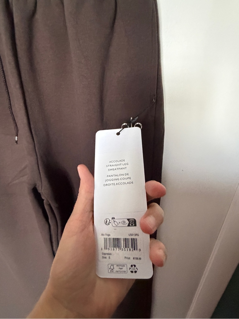 NWT Alo Yoga Accolade Straight Leg Sweatpant - Espresso - Picture 7 of 9